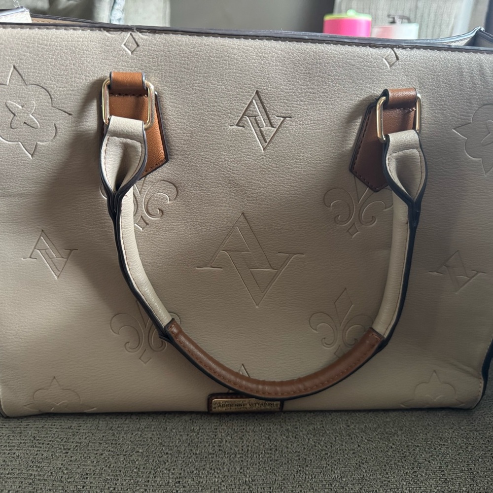 Elegant Beige Handbag
